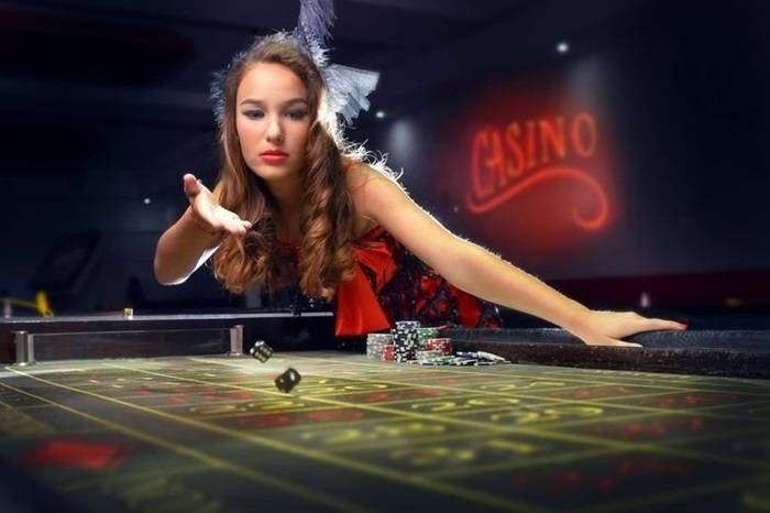 Filipino player in Manila using melbet ph platform on mobile to browse sports and casino